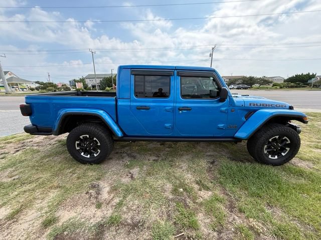 Used 2024 Jeep Gladiator Rubicon AWD/4WD image 8