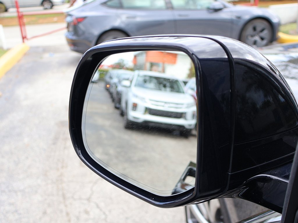 Used 2023 Land Rover Range Rover SE image 45