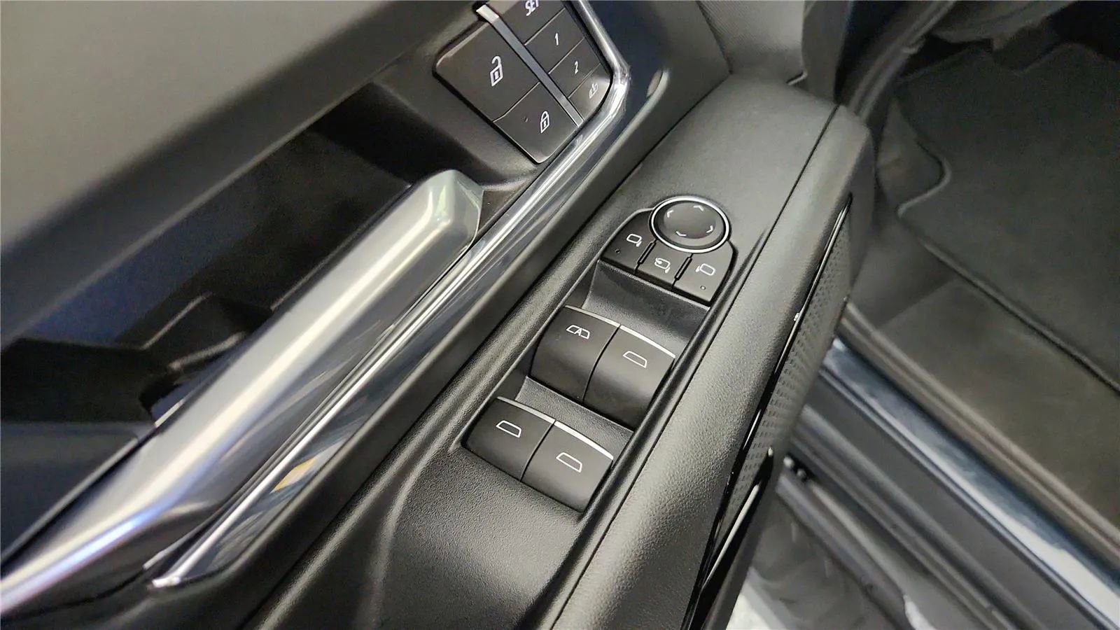 New 2026 Chevrolet Silverado EV LT w/ Plus Package image 30