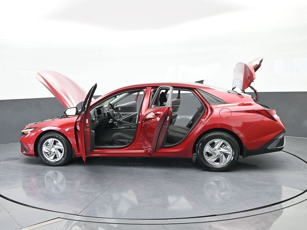 Used 2024 Hyundai Elantra SE FWD image 66