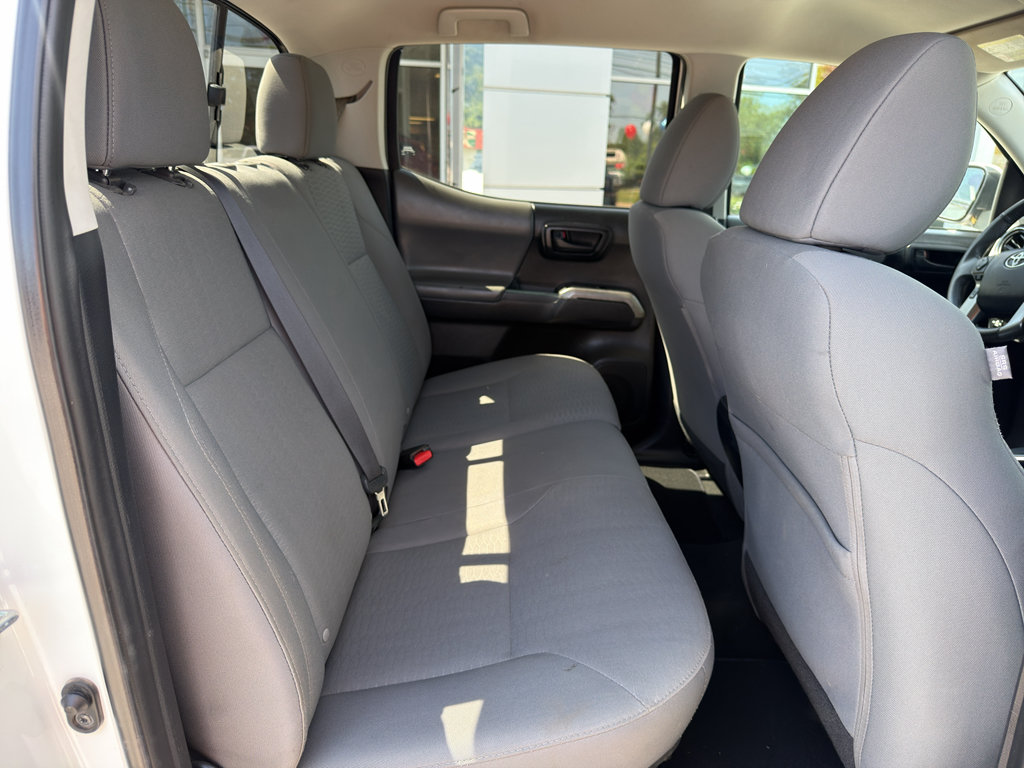 Used 2017 Toyota Tacoma SR5 w/ Tow Package RWD image 31