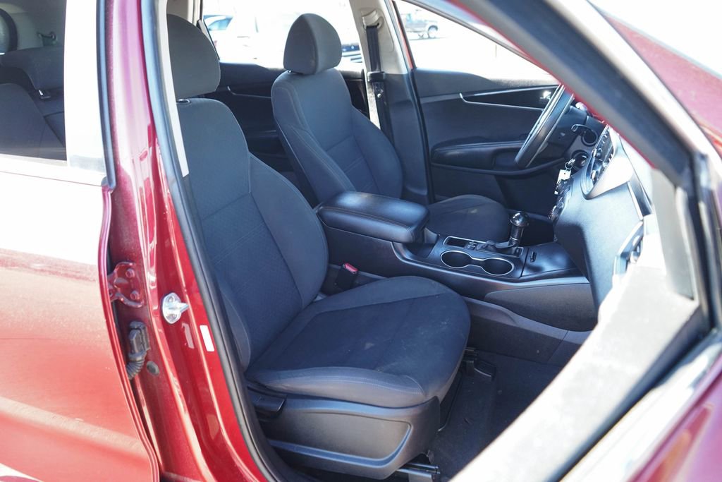 Used 2018 Kia Sorento LX image 32