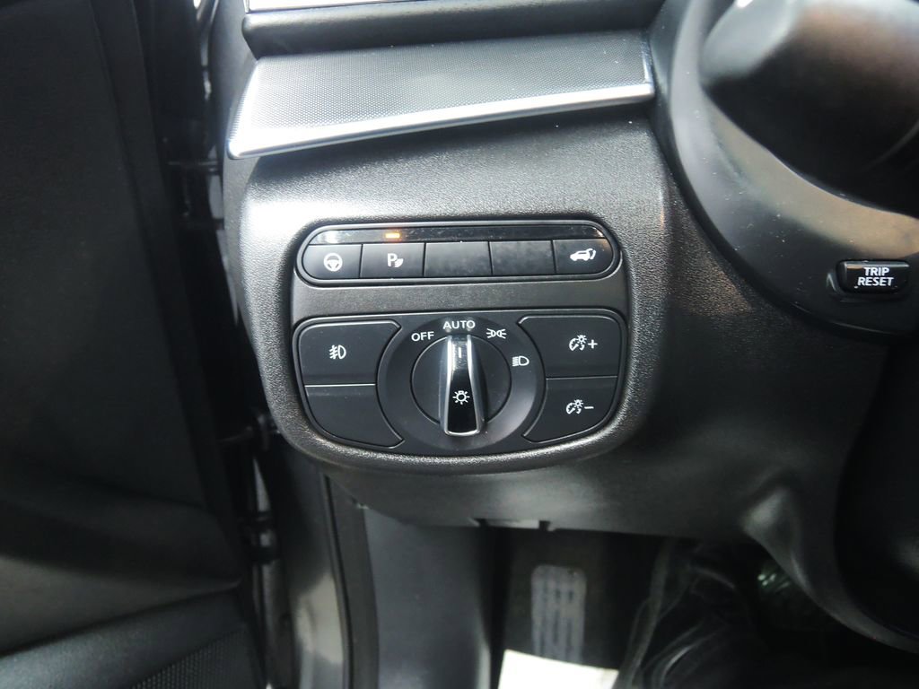 Used 2022 INFINITI QX50 Luxe image 25