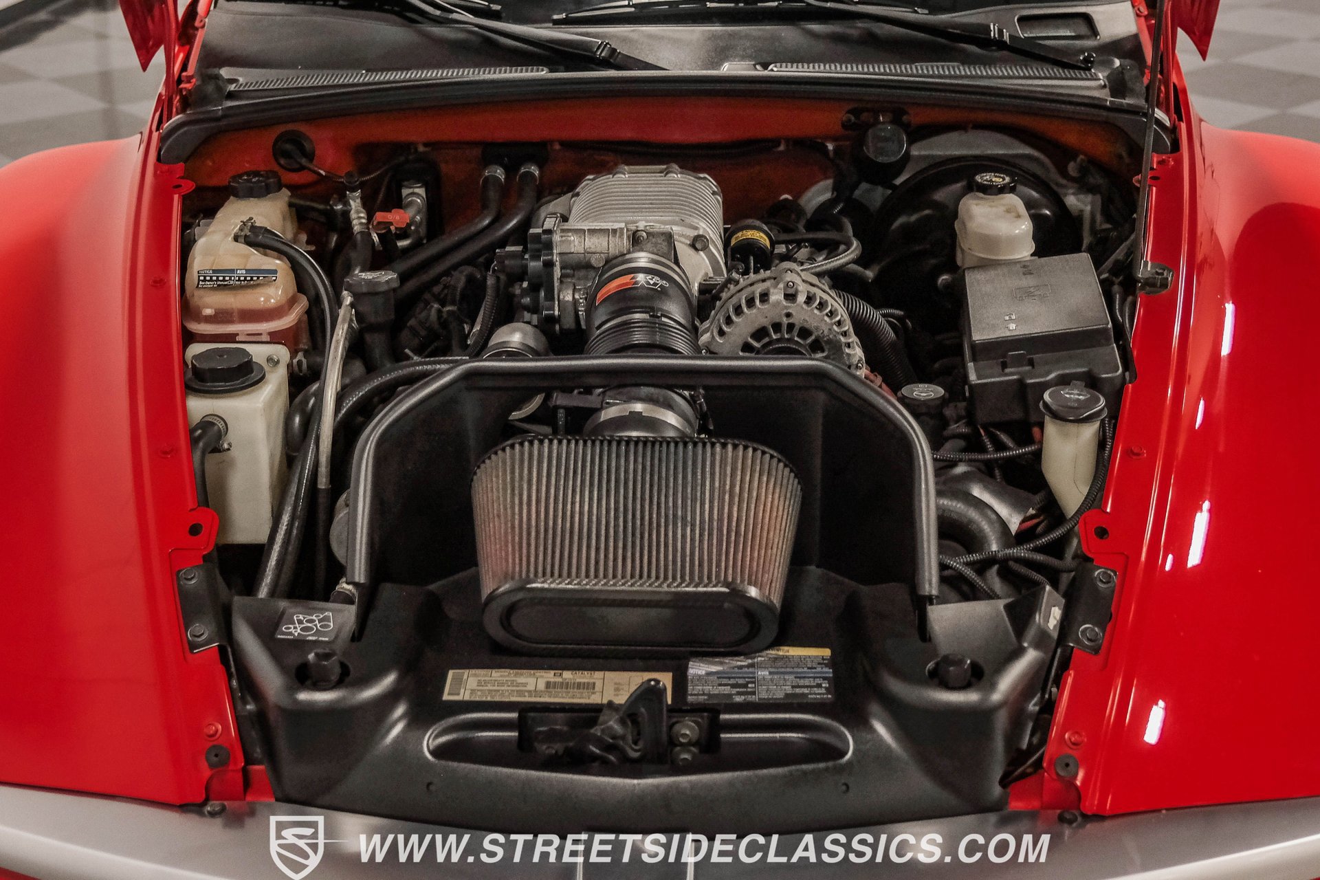 Used 2003 Chevrolet SSR w/ Preferred Equipment Group image 3
