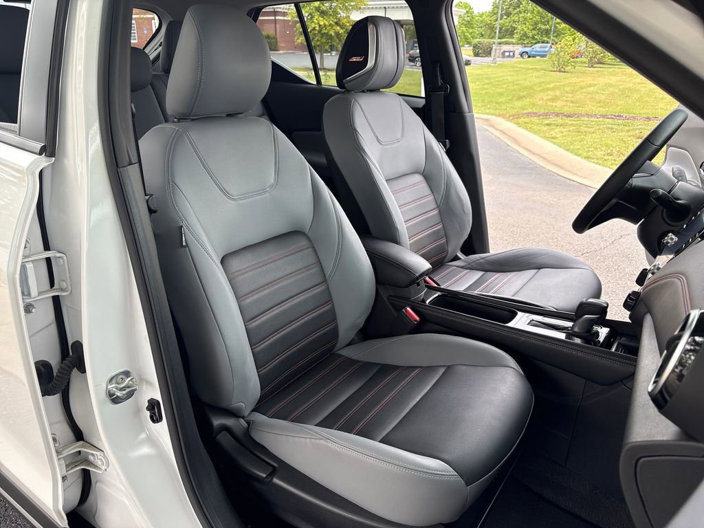 Used 2023 Nissan Kicks SR w/ SR PREMIUM PACKAGE w/ SR Premium Package FWD image 37
