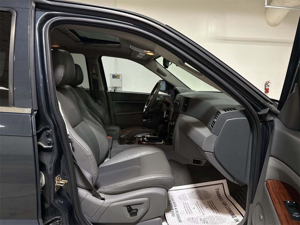 Used 2007 Jeep Grand Cherokee Limited w/ Trailer Tow Group IV image 20