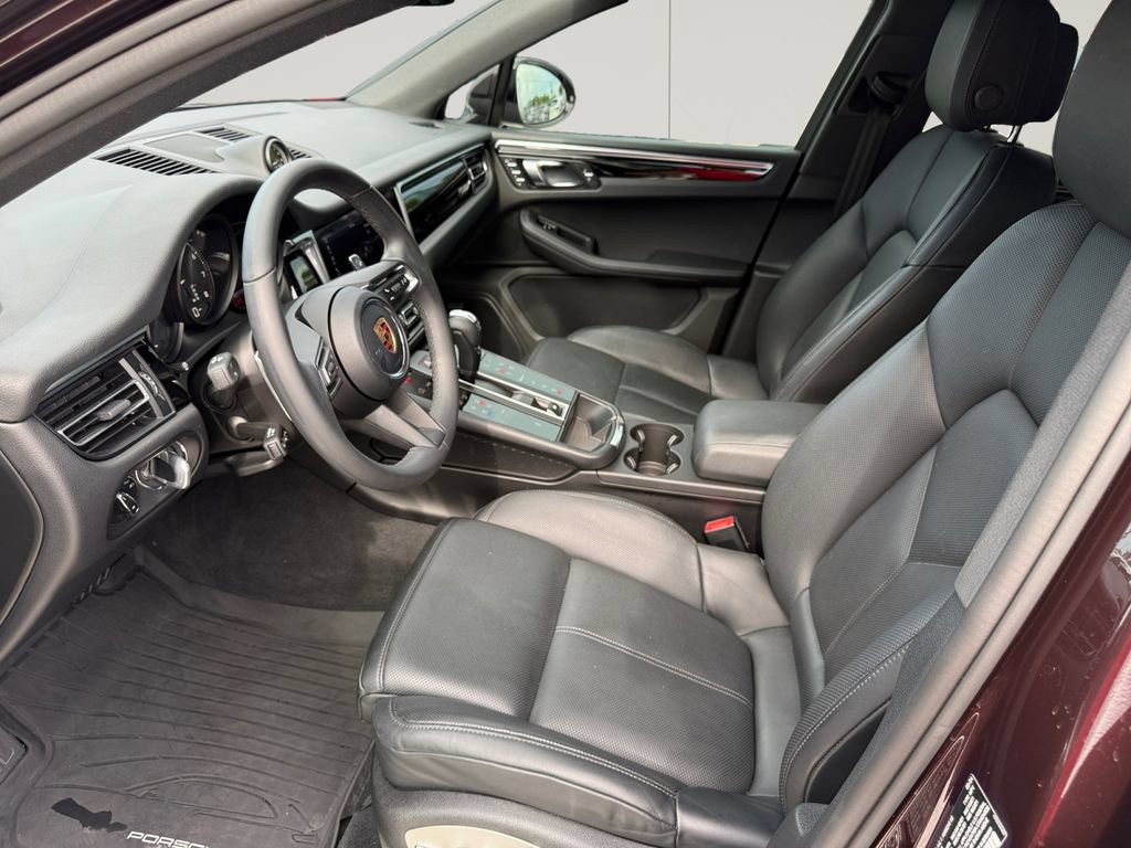 Used 2024 Porsche Macan AWD/4WD image 10