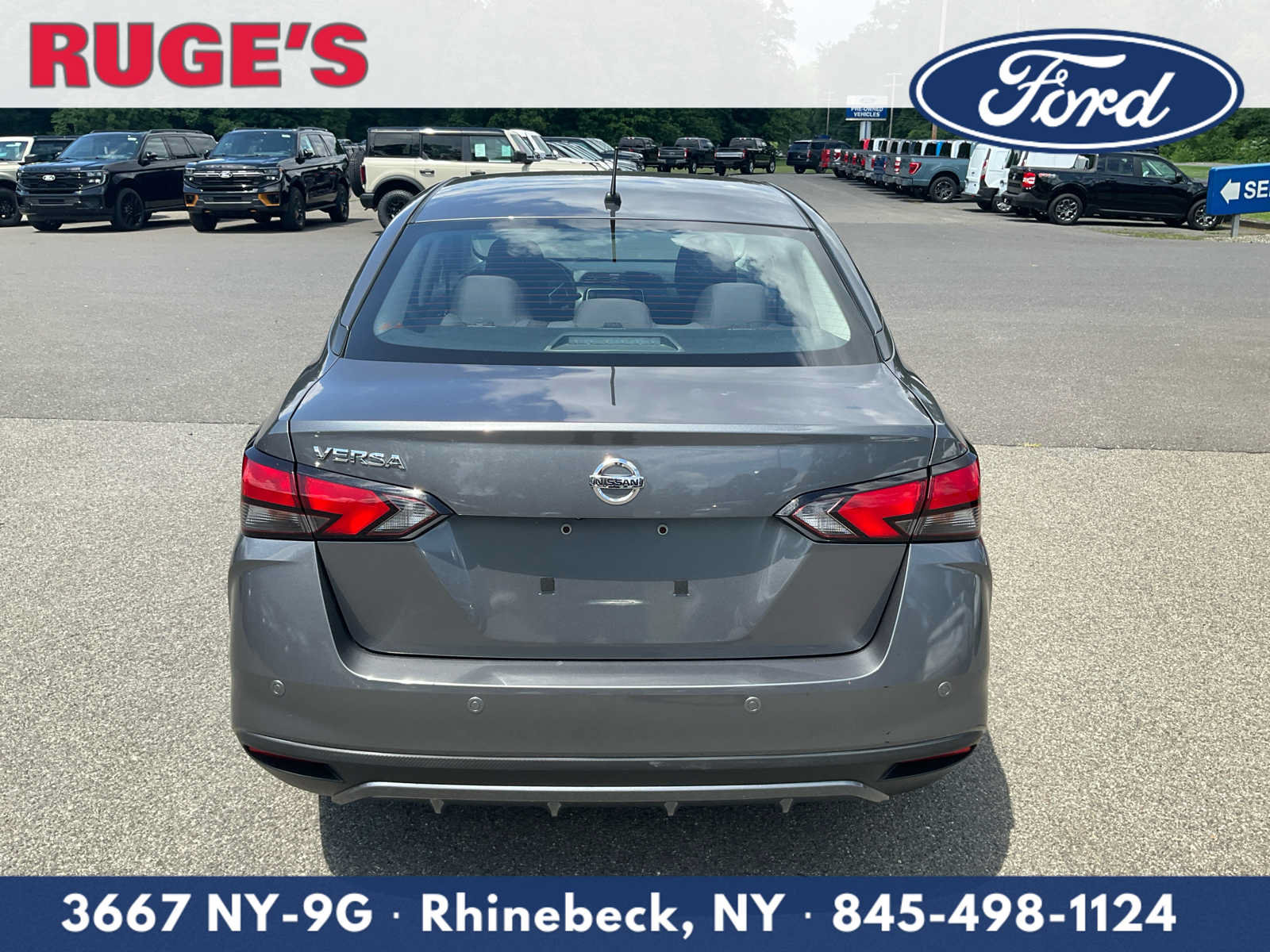 Used 2021 Nissan Versa S FWD image 4