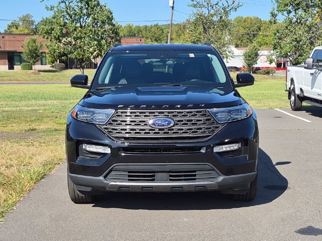 Used 2024 Ford Explorer XLT w/ Equipment Group 202A AWD/4WD image 16