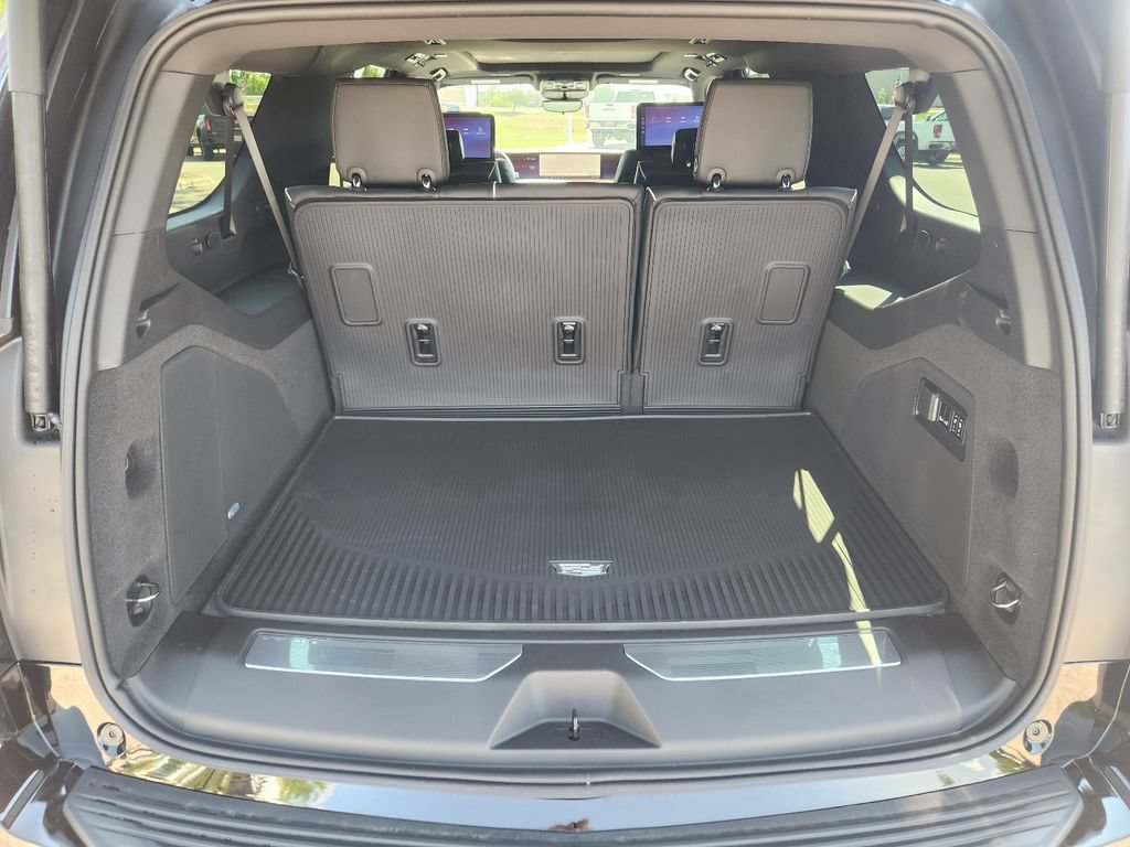 New 2026 Cadillac Escalade ESV Luxury w/ Touring Package AWD/4WD image 7