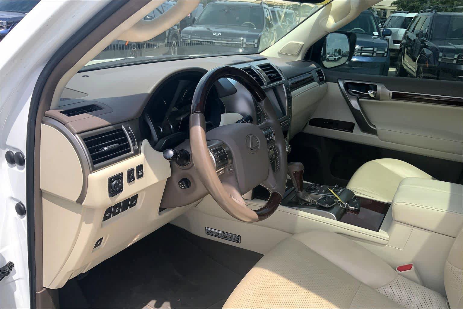 Used 2019 Lexus GX 460 Luxury AWD/4WD image 18