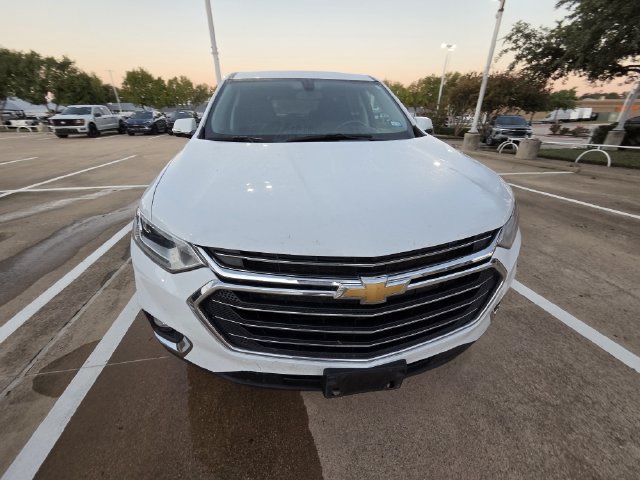 Used 2020 Chevrolet Traverse LT FWD image 2