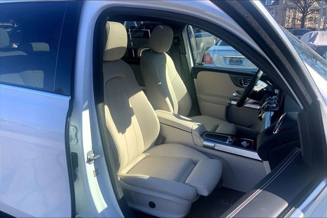 Used 2026 Mercedes-Benz GLB 250 4MATIC image 7