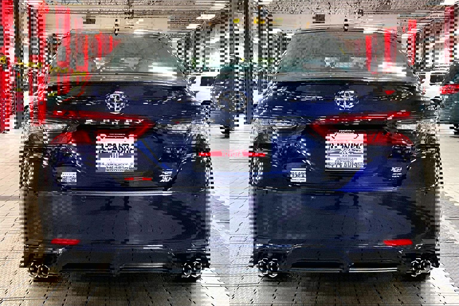 Used 2022 Toyota Camry XSE image 4