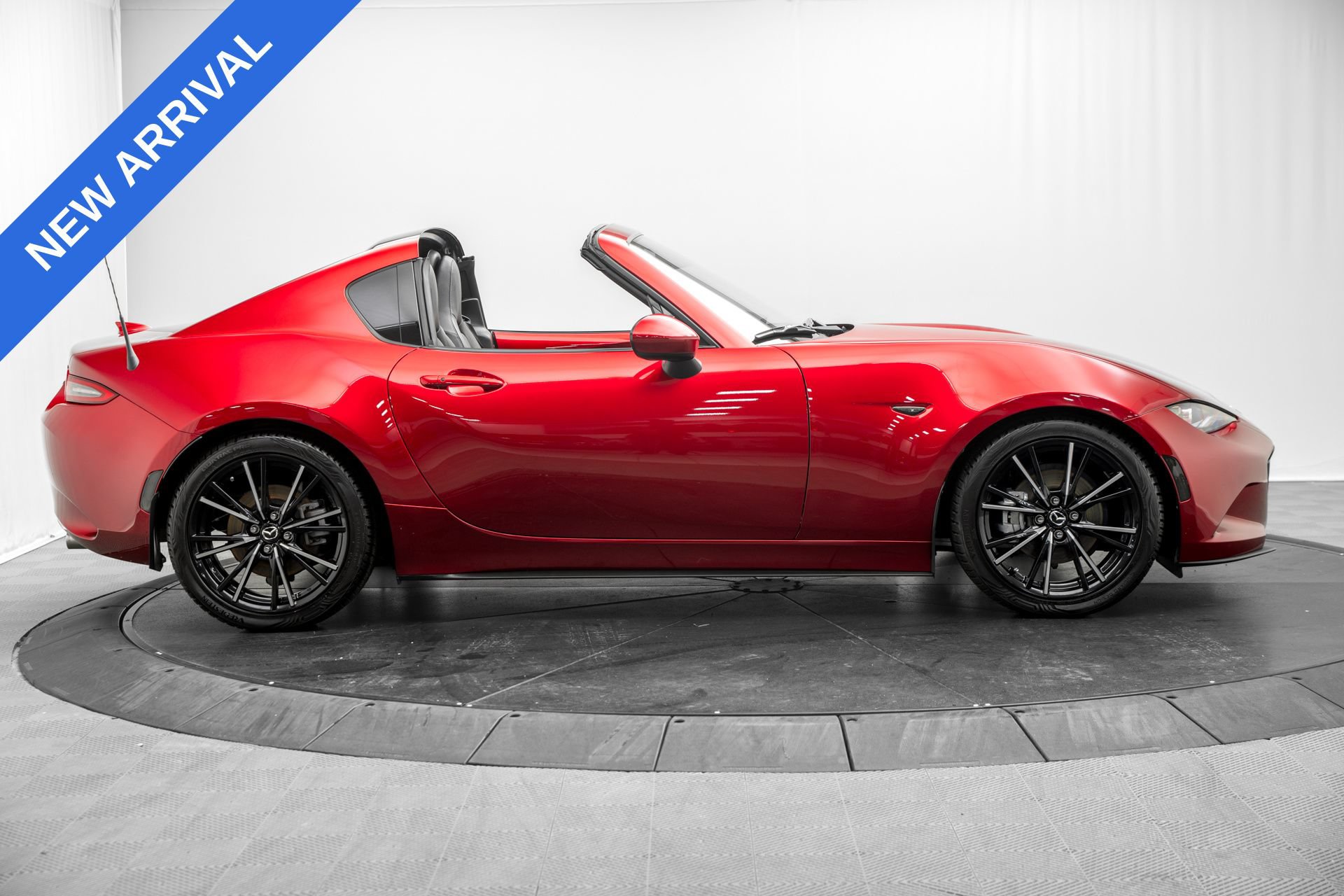 Used 2024 MAZDA MX-5 Miata RF Grand Touring RWD image 8