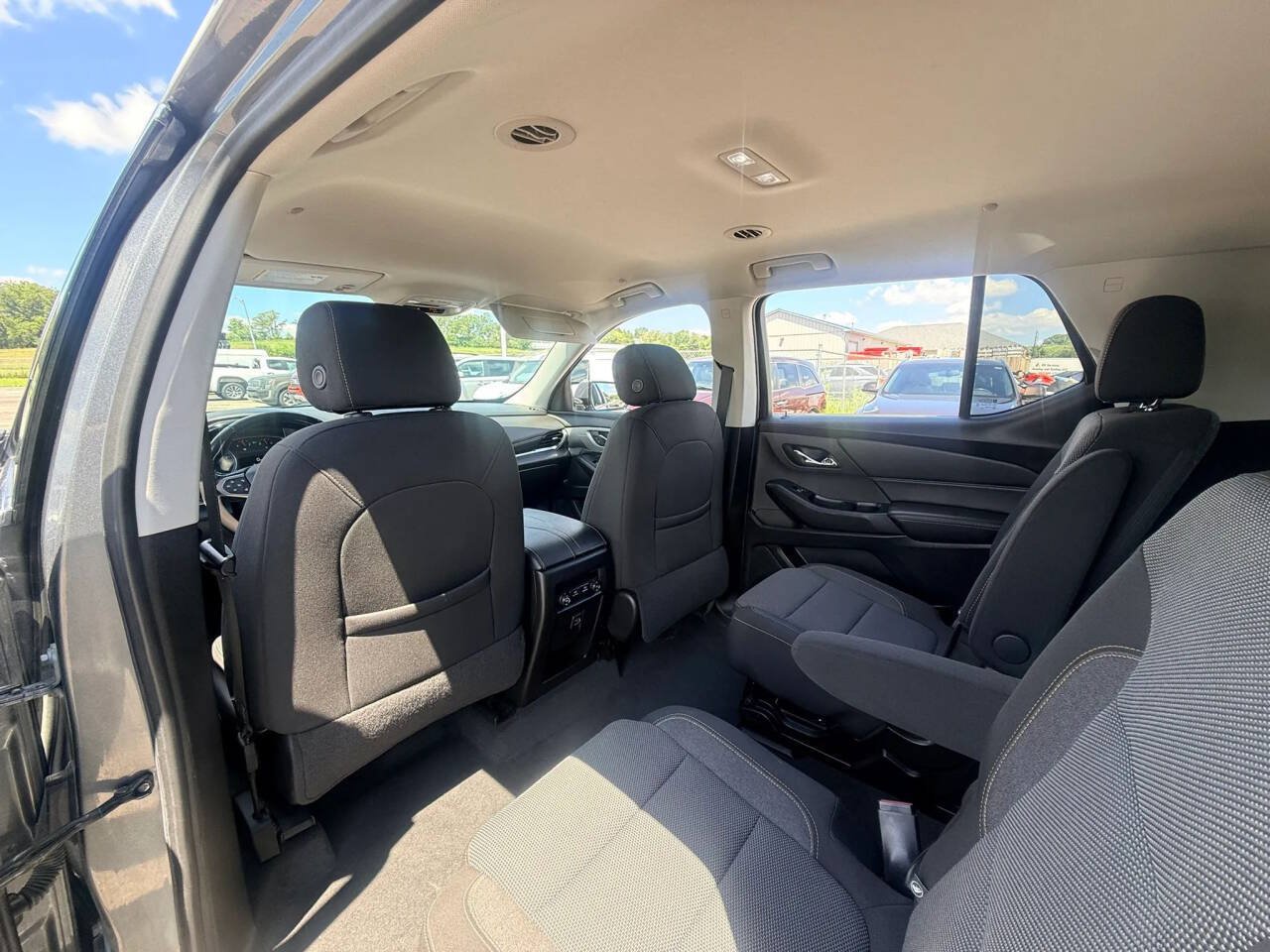 Used 2020 Chevrolet Traverse LT w/ Driver Confidence II Package AWD/4WD image 19