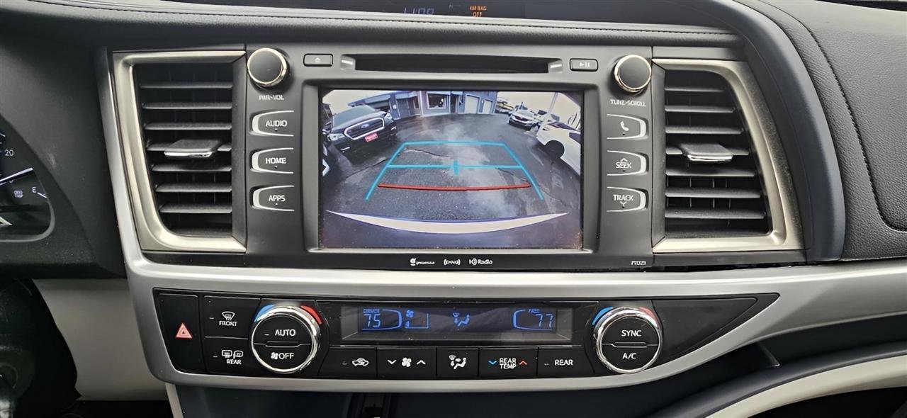 Used 2018 Toyota Highlander Plus image 15