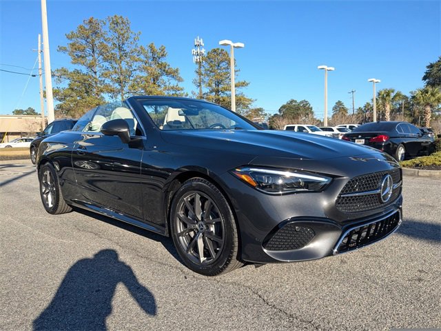 Used 2025 Mercedes-Benz CLE 300 4MATIC Cabriolet image 2