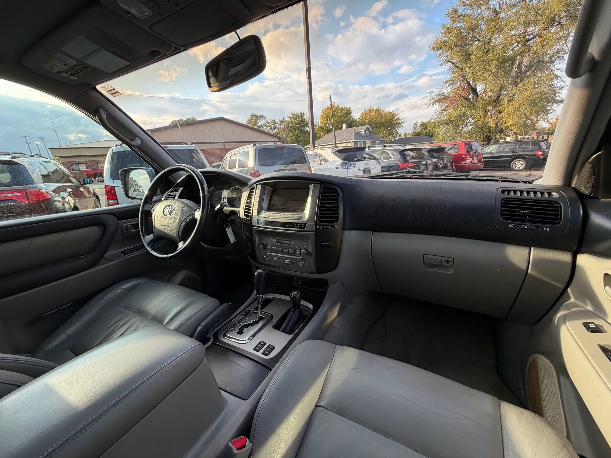 Used 2005 Toyota Land Cruiser AWD/4WD image 27