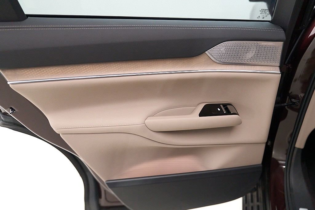 Certified 2025 Volvo EX90 Ultra AWD/4WD image 20