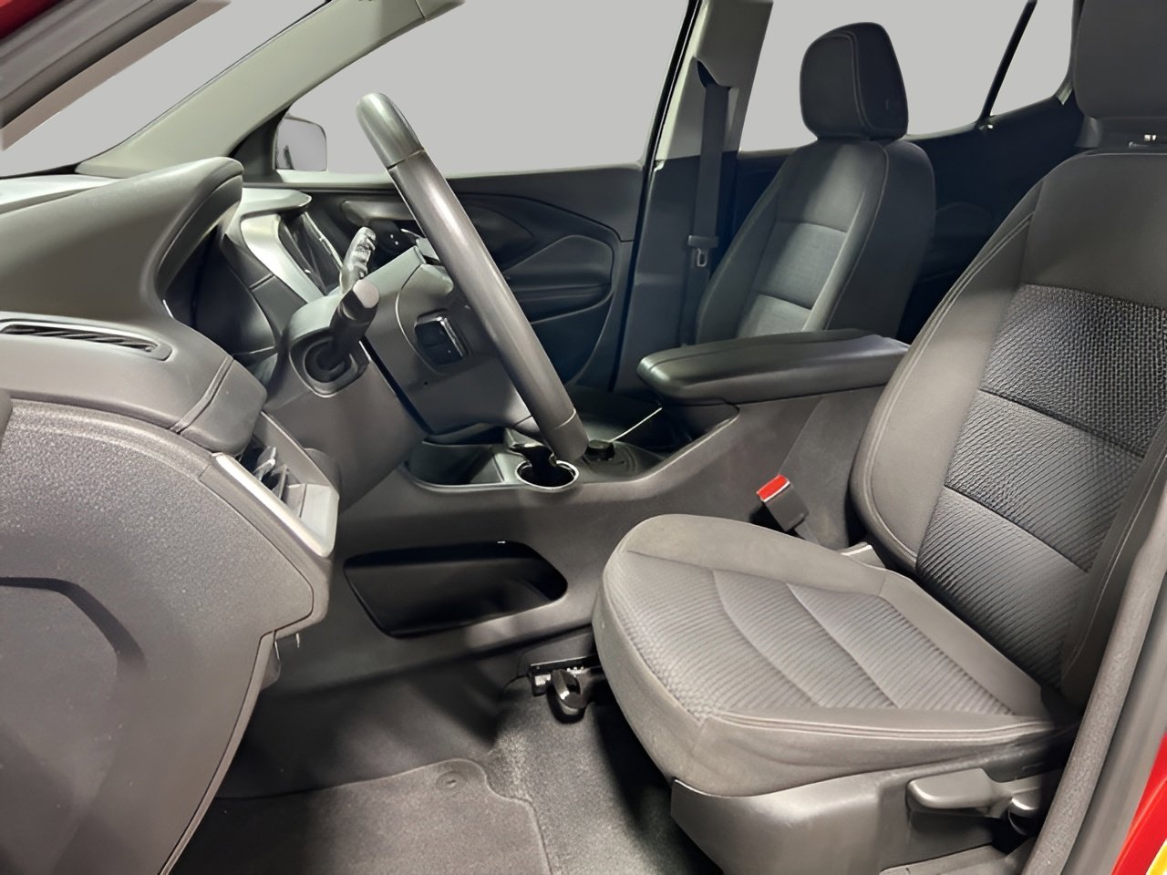 Used 2024 GMC Terrain SLE image 50