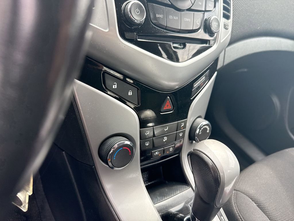 Used 2013 Chevrolet Cruze LT image 17