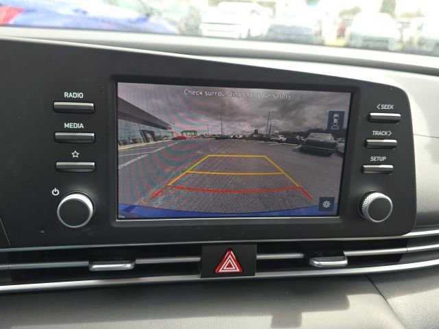 Certified 2023 Hyundai Elantra SE image 11