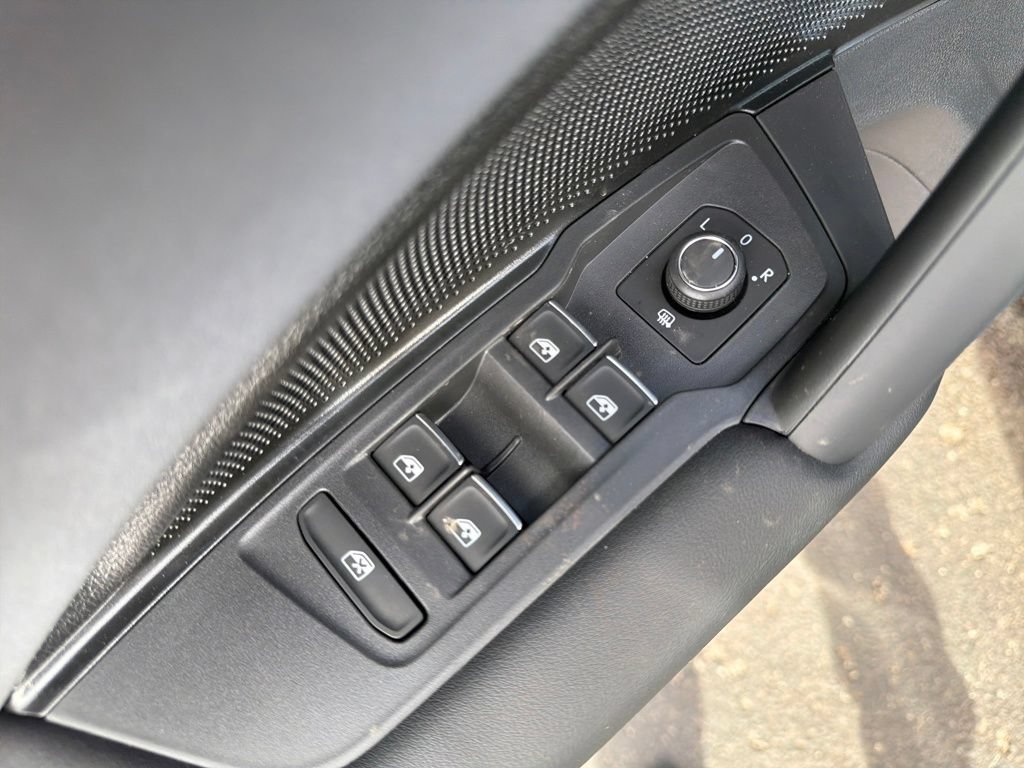 Used 2026 Volkswagen Tiguan SE AWD/4WD image 13