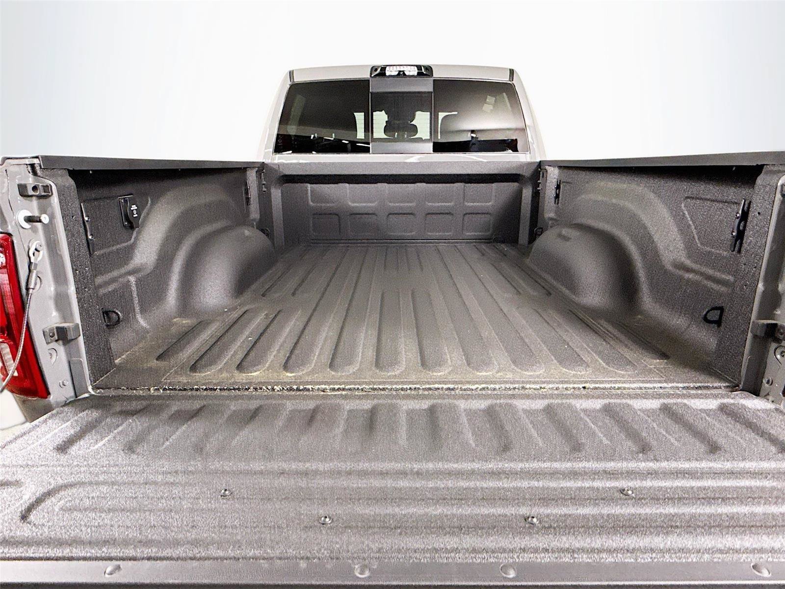 New 2026 RAM 3500 Big Horn AWD/4WD image 18