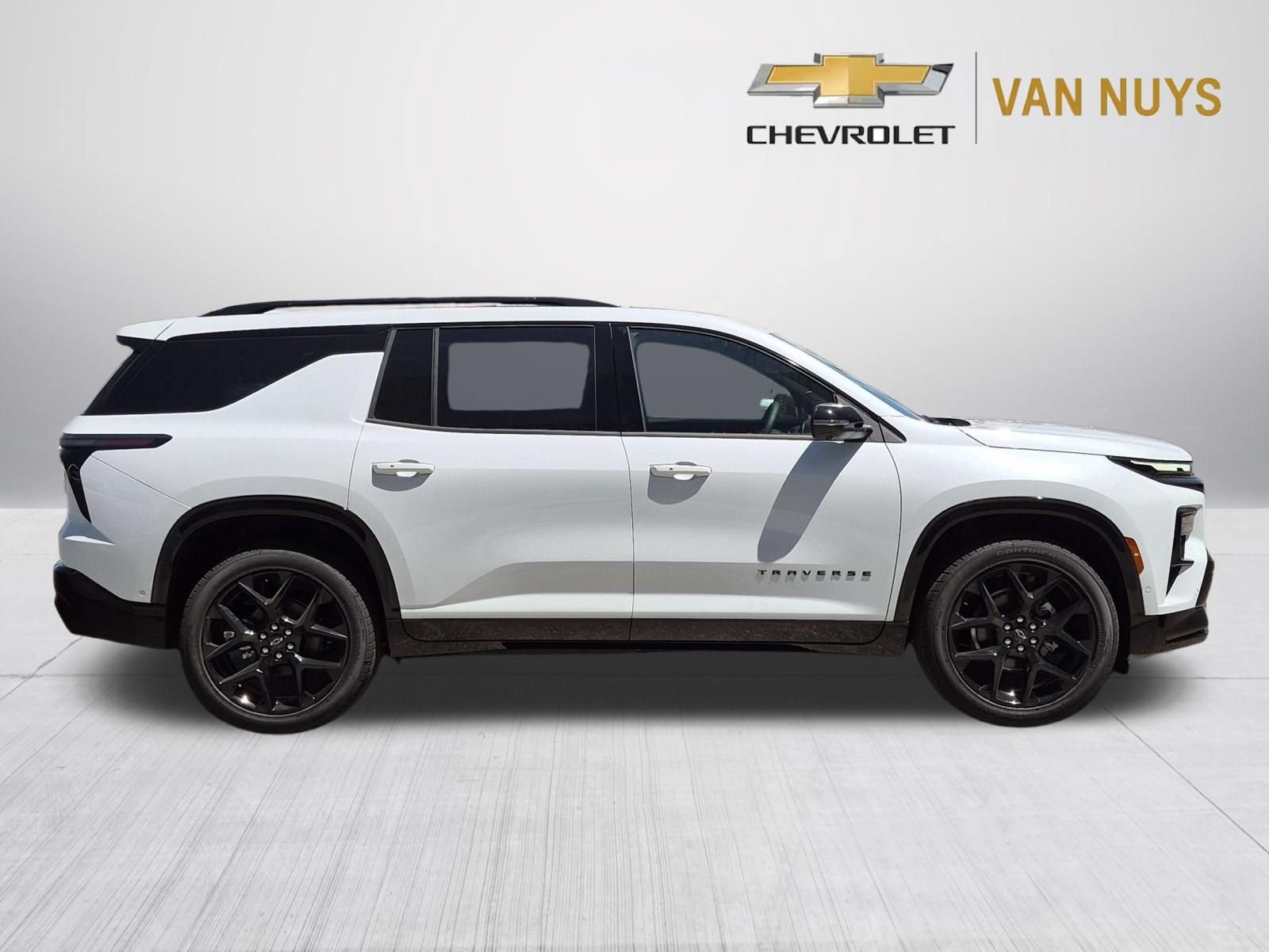 New 2026 Chevrolet Traverse RS w/ LPO, Floor Liner Package AWD/4WD image 3