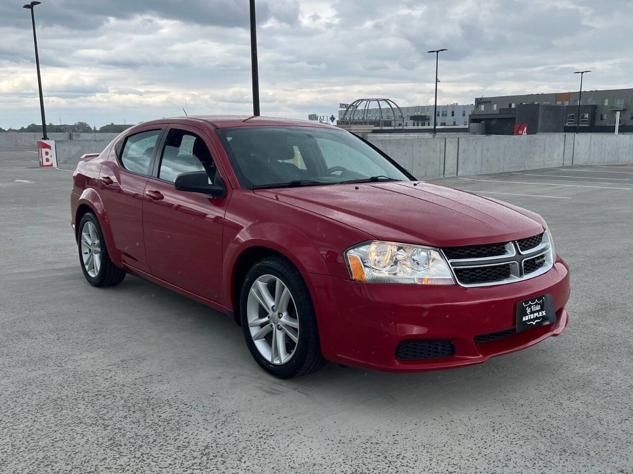 Used 2013 Dodge Avenger SE FWD image 4