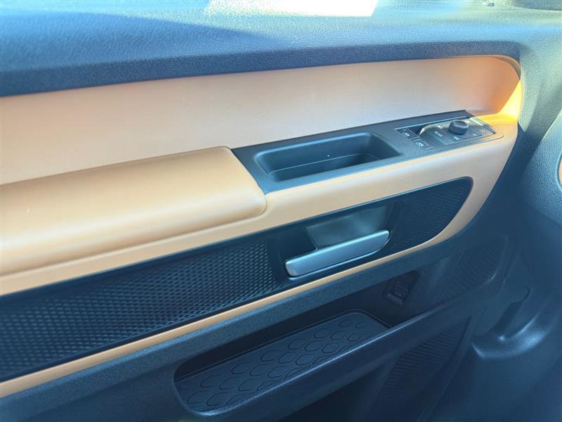 Used 2025 Volkswagen ID. Buzz Pro S image 30