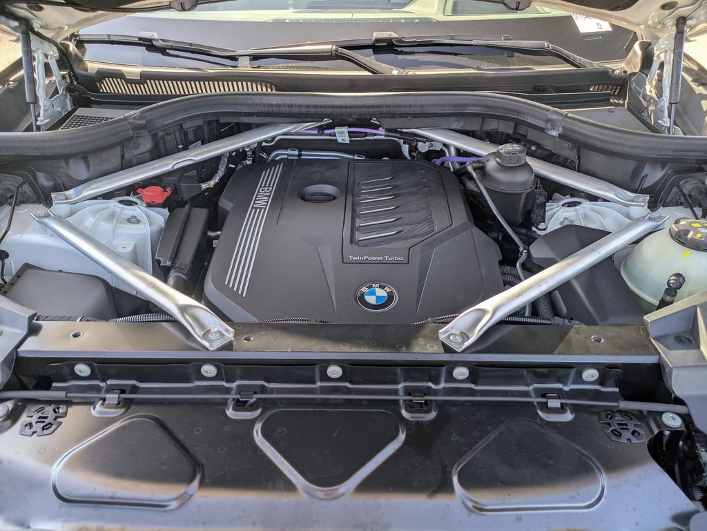 Used 2023 BMW X5 xDrive40i w/ Premium Package AWD/4WD image 10