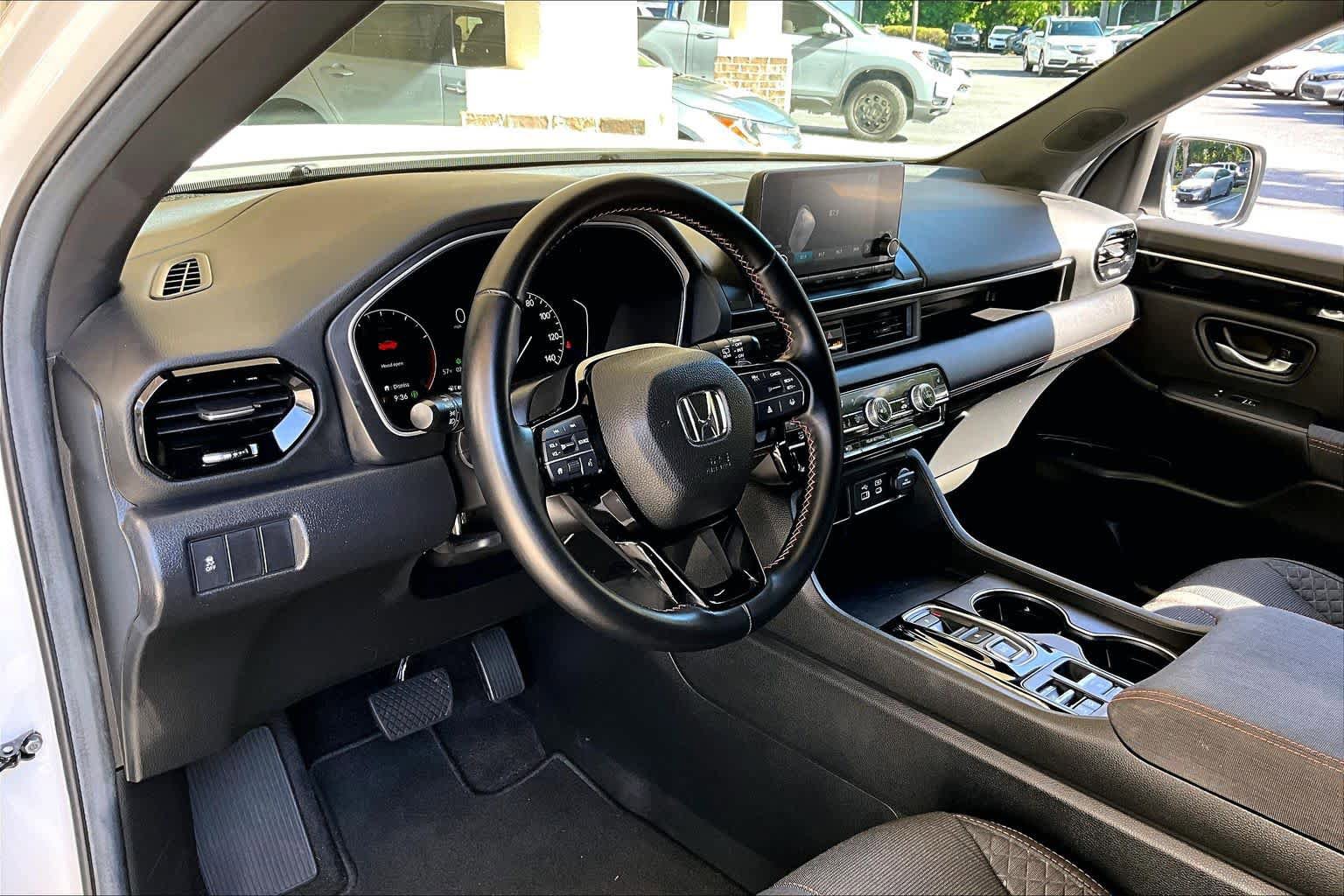Certified 2025 Honda Pilot Sport image 17