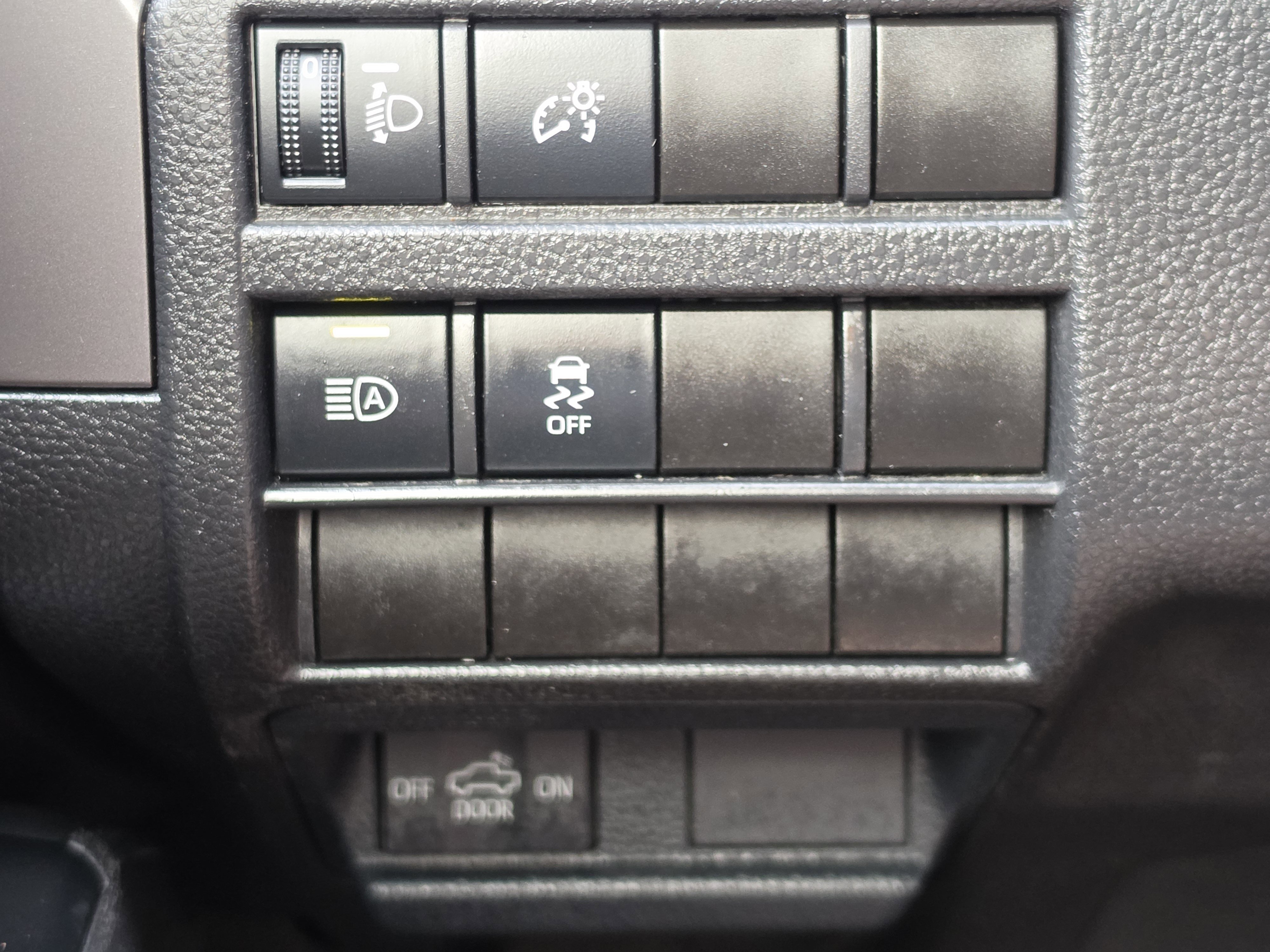 Used 2025 Toyota Tacoma TRD Off-Road AWD/4WD image 13