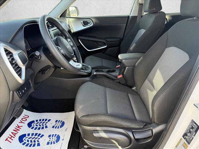 Used 2023 Kia Soul LX w/ LX Technology Package image 10