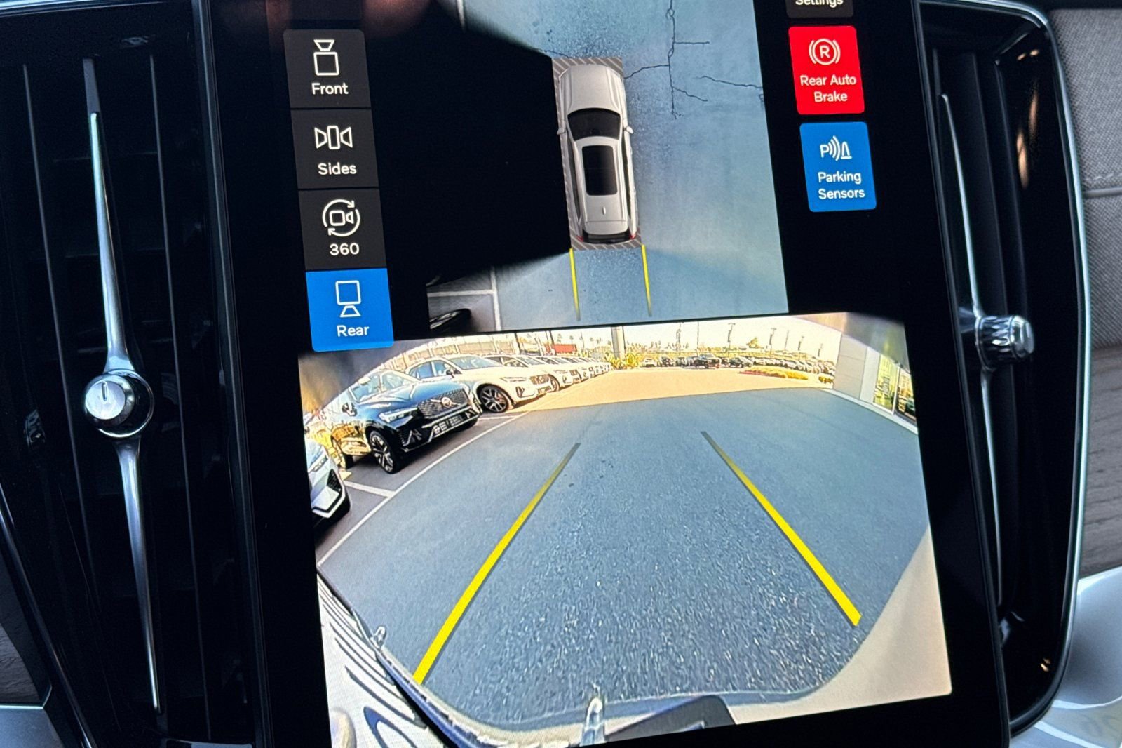 Certified 2026 Volvo XC90 T8 Plus w/ Protection Package Premier image 23