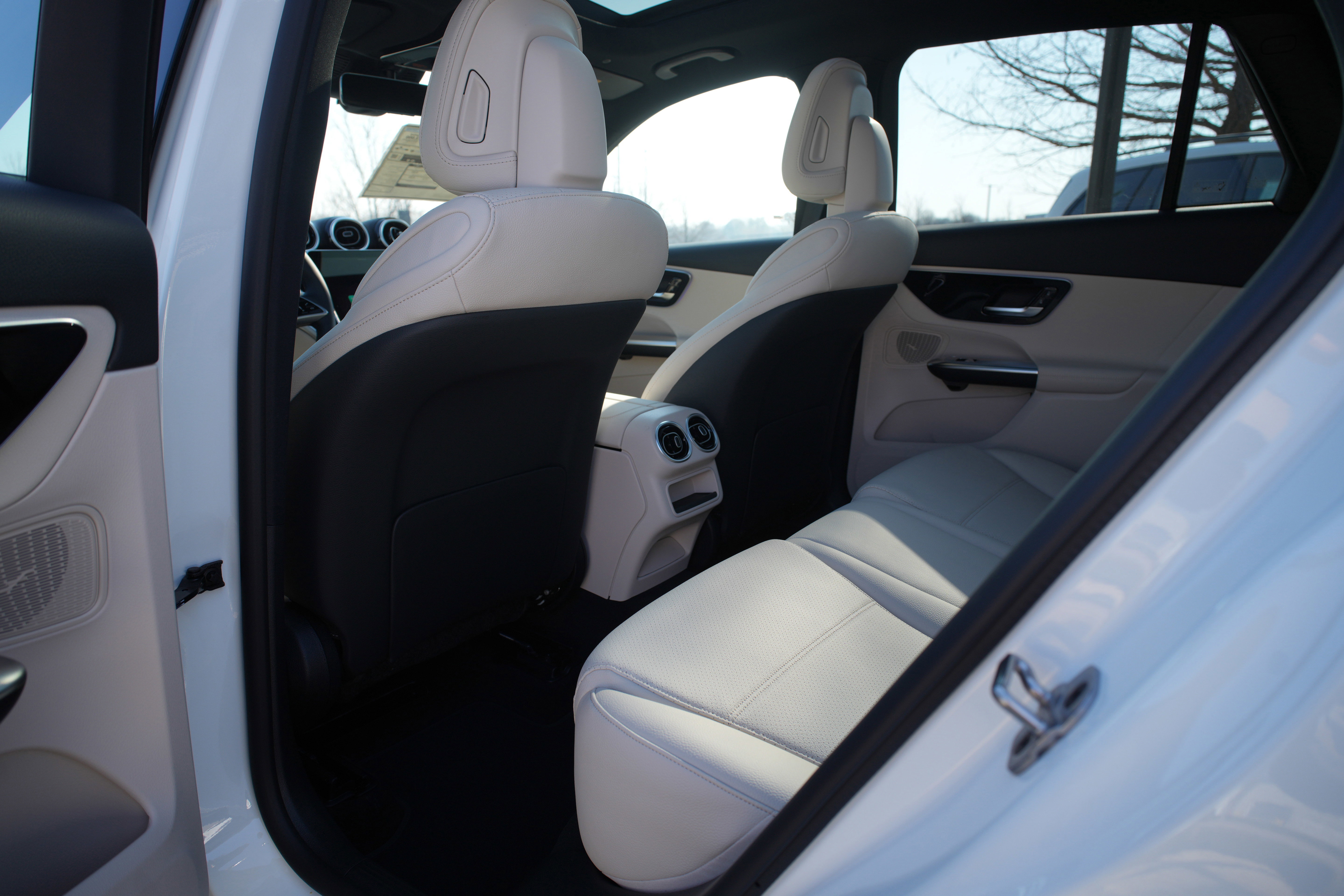 New 2026 Mercedes-Benz GLC 300 image 24