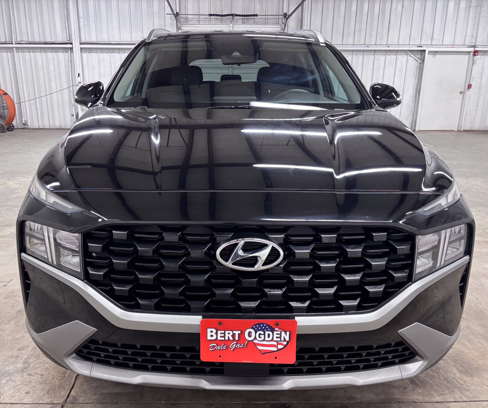 Used 2023 Hyundai Santa Fe SEL w/ Cargo Package AWD/4WD image 2