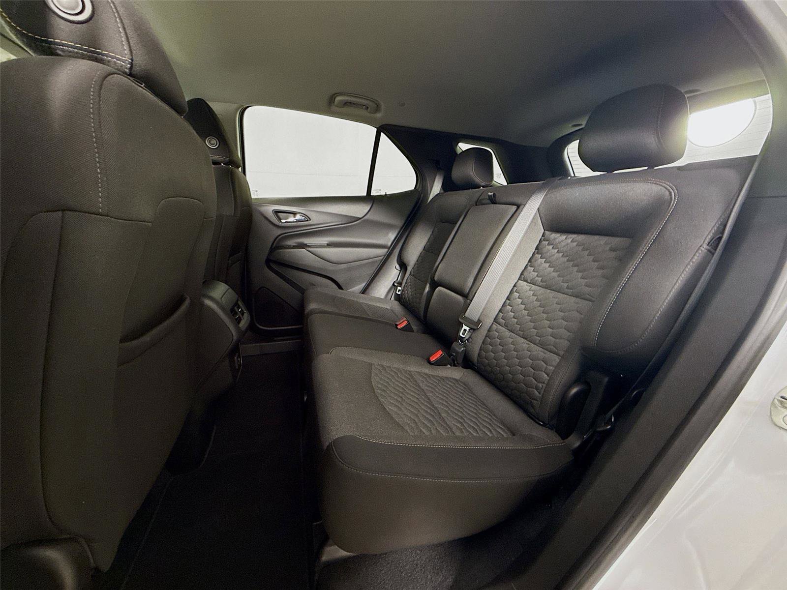 Used 2021 Chevrolet Equinox LT AWD/4WD image 24