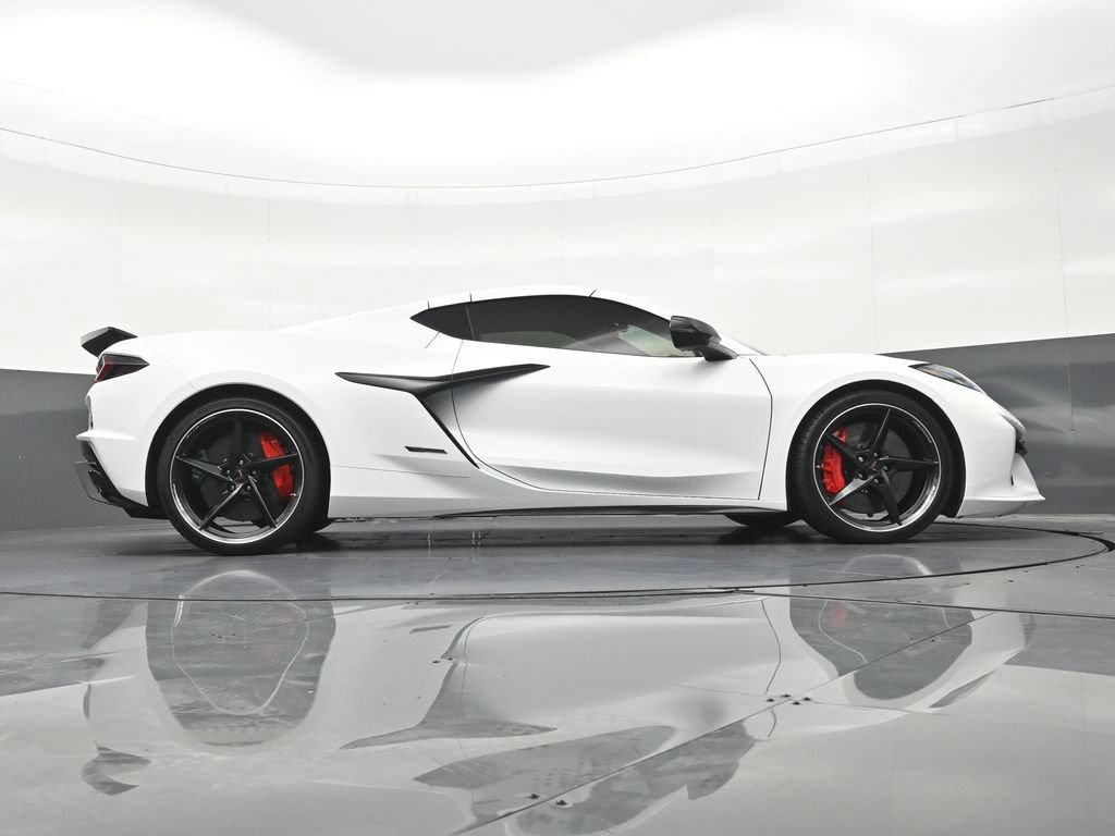 Used 2025 Chevrolet Corvette E-Ray AWD/4WD image 28