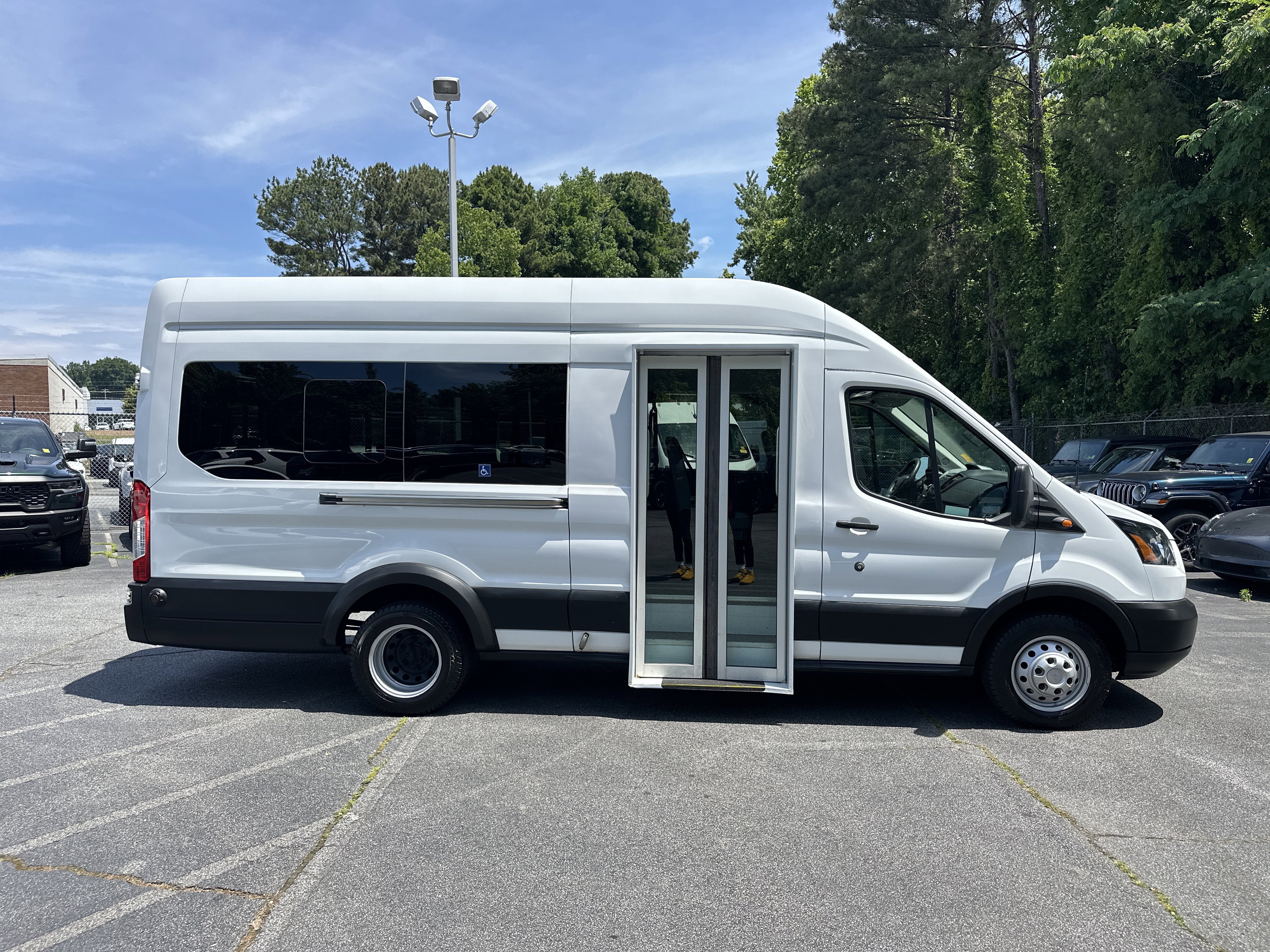 Used 2019 Ford Transit 350 XL RWD image 10