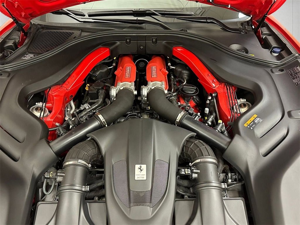 Used 2019 Ferrari Portofino image 28