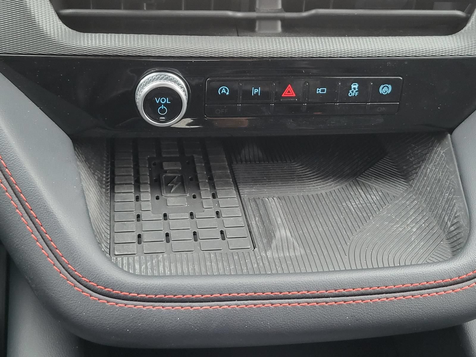 Used 2025 Ford Explorer ST AWD/4WD image 23