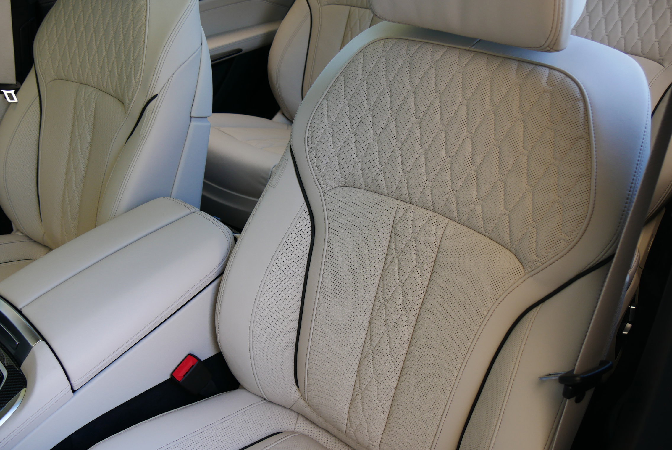 New 2026 BMW X7 M60i image 8