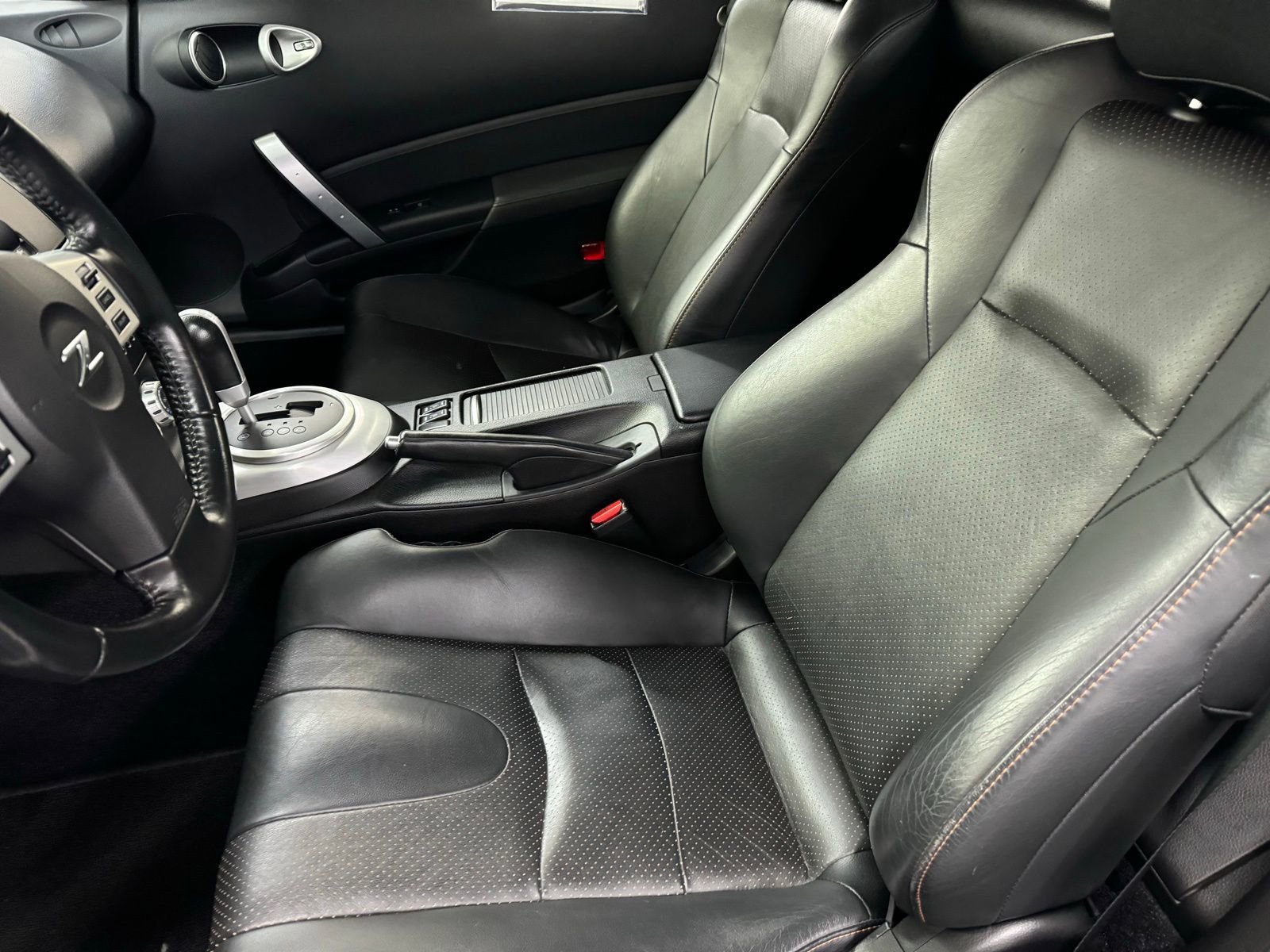 Used 2009 Nissan 350Z Touring image 10