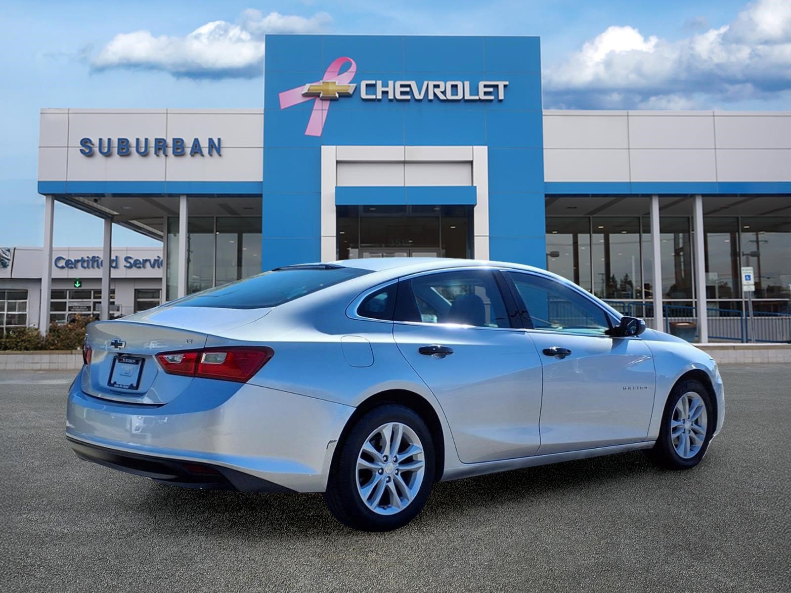 Used 2017 Chevrolet Malibu LT w/ Leather Package FWD image 5