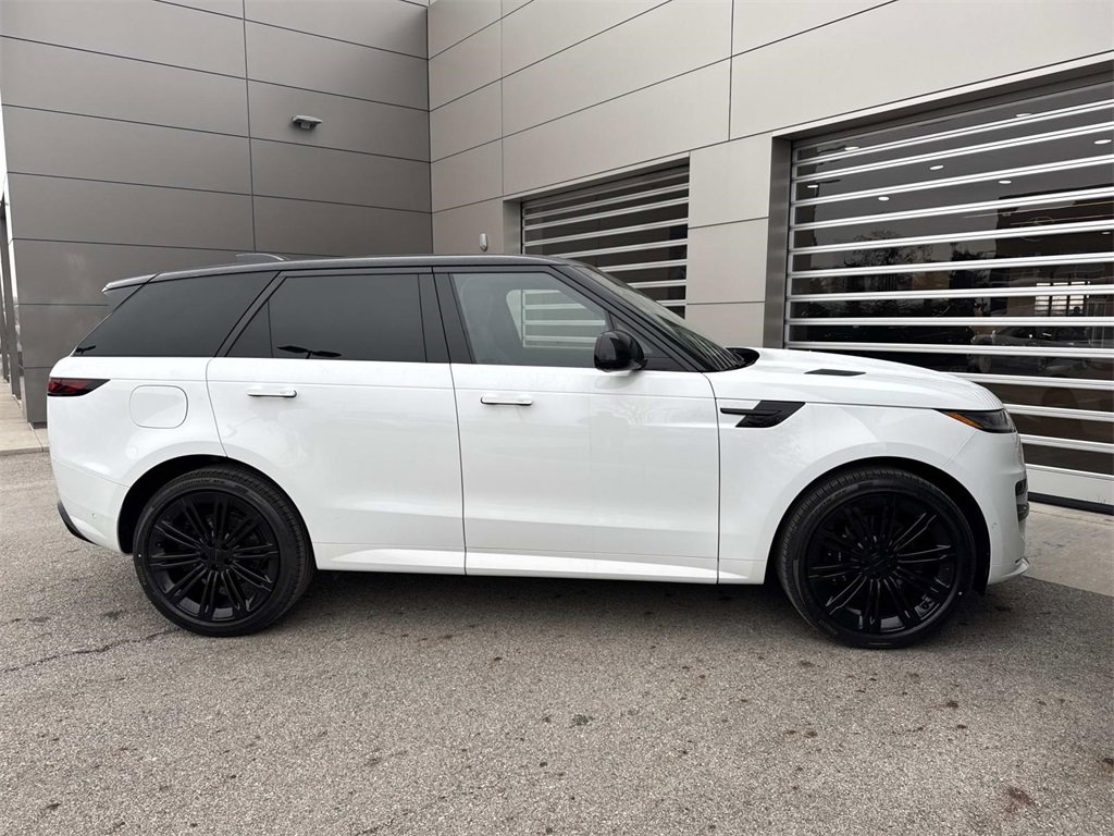 New 2026 Land Rover Range Rover Sport Dynamic SE image 9