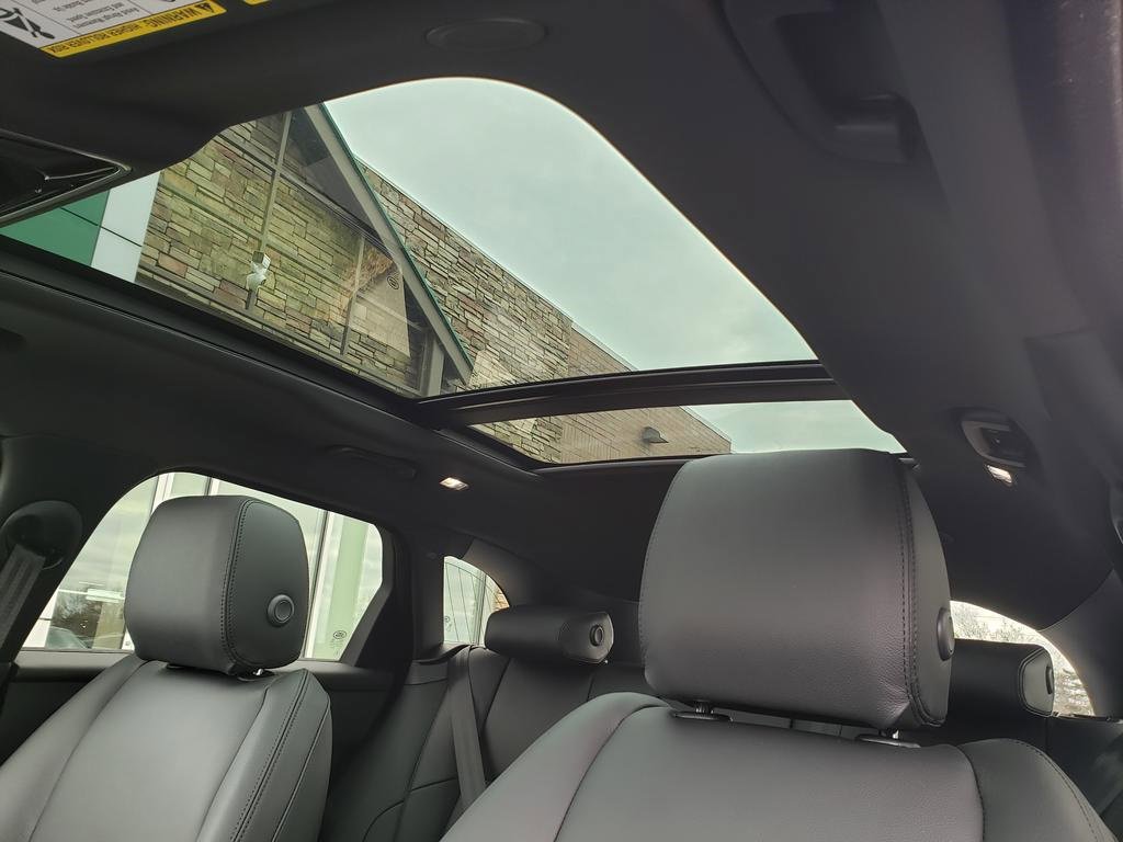 New 2026 Land Rover Range Rover Velar Dynamic SE image 21