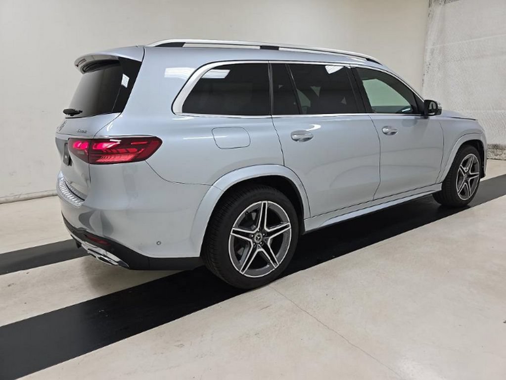 Used 2025 Mercedes-Benz GLS 450 4MATIC w/ AMG Line Exterior image 4